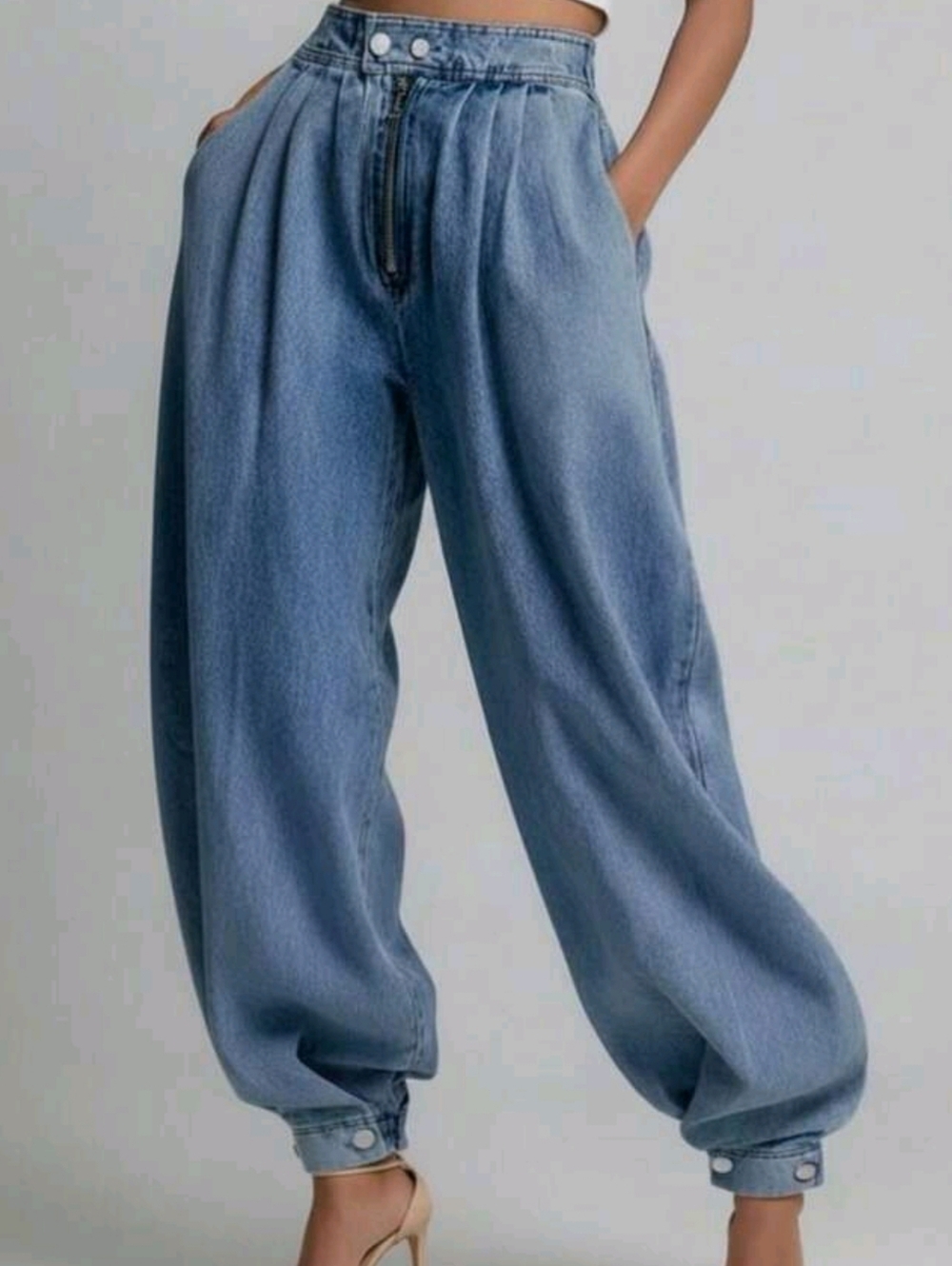High-Waist Light Blue Balloon Jeans - Women